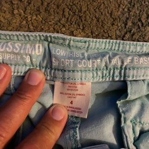 Low rise women shorts